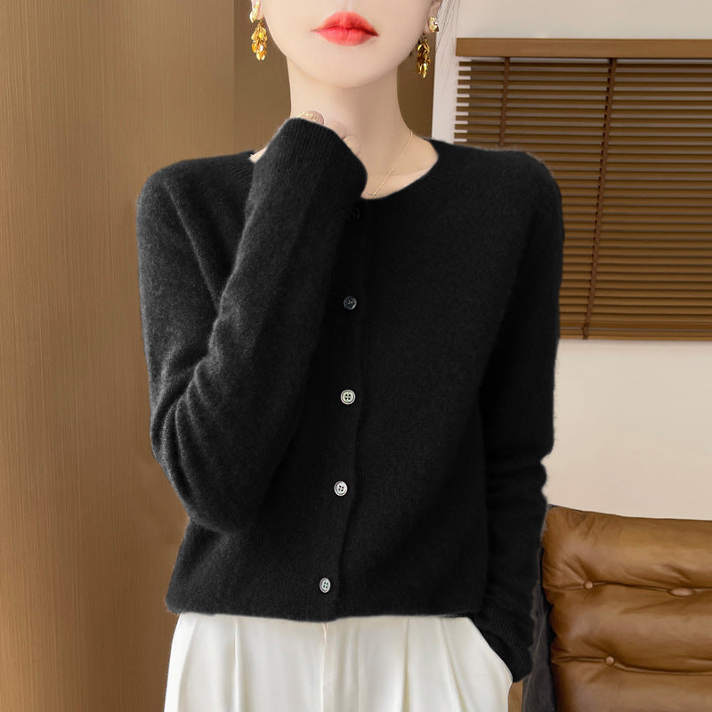 Damen Kurzgeschnittener Feinstrick-Cardigan mit Rundhalsausschnitt und schimmernder Knopfleiste Echoarchiv