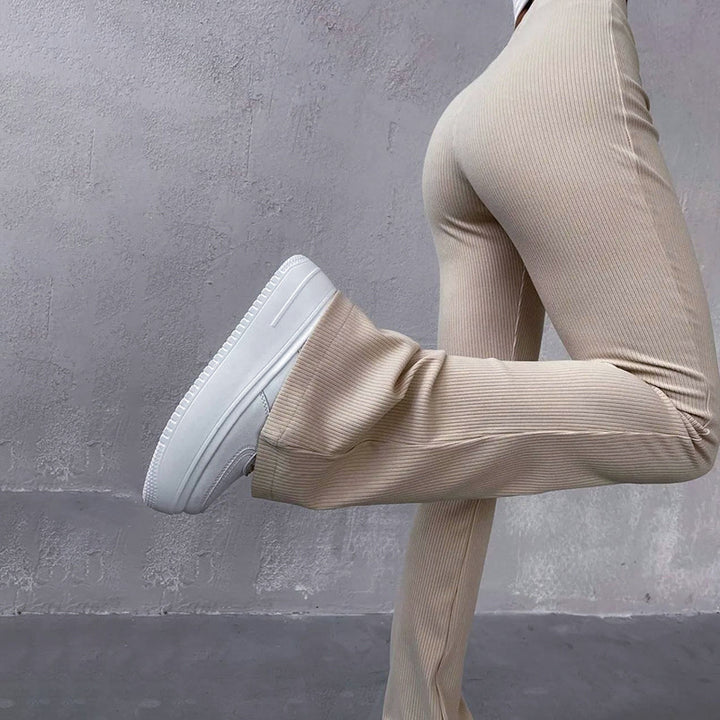 Damen Flared Hose aus Rippstrick Echo Archiv