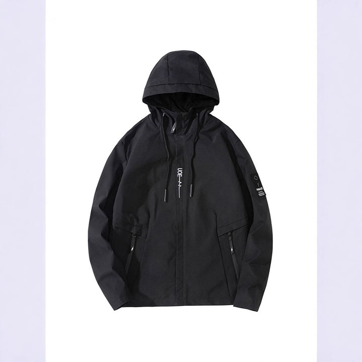 Herren Leichte Kapuzen-Softshelljacke im urbanen Utility-Stil mit verstellbarer Kapuze und verdecktem Reißverschluss Echoarchiv