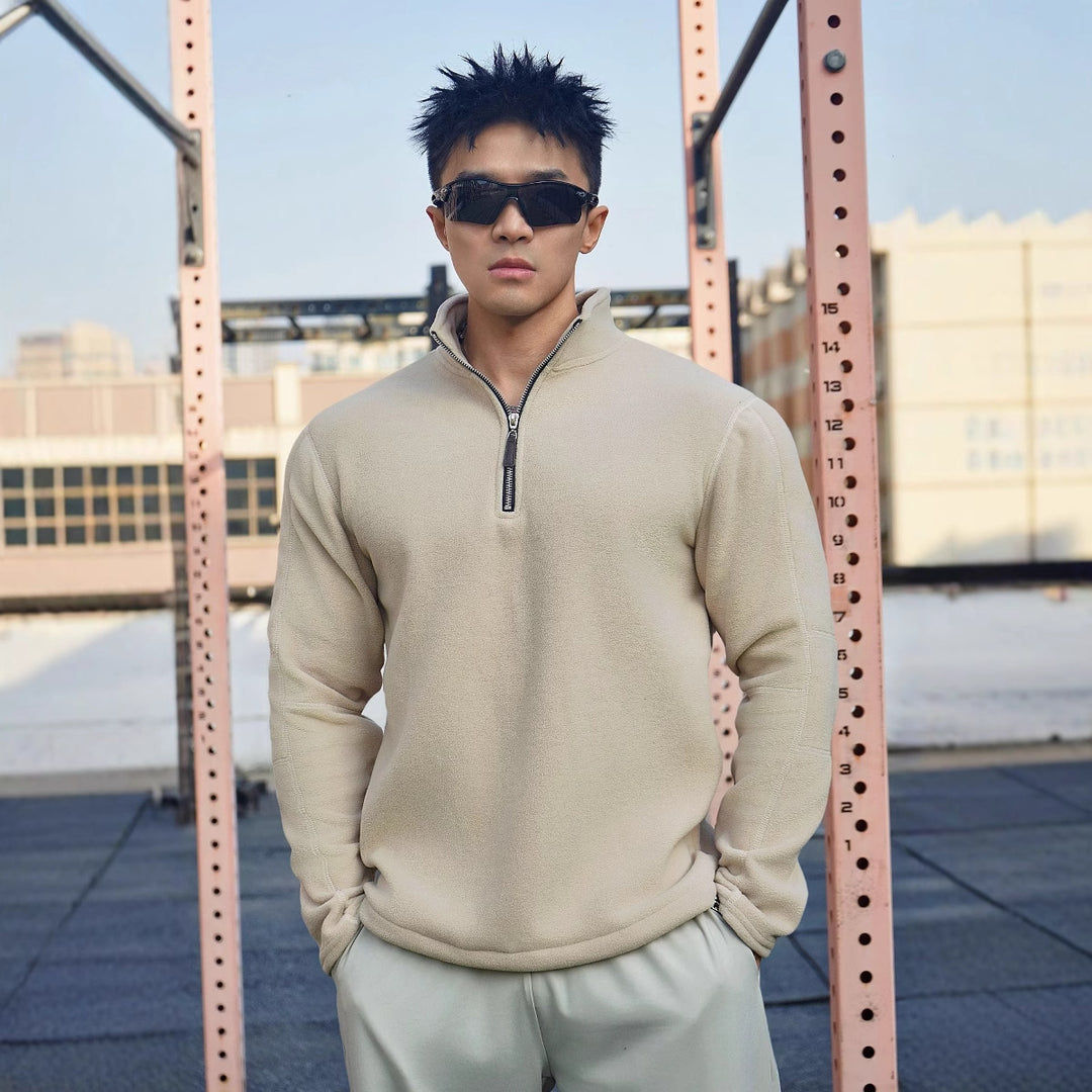 Herren Fleece-Pullover mit modernem Stehkragen und attraktiven Reißverschlussdetails Echoarchiv
