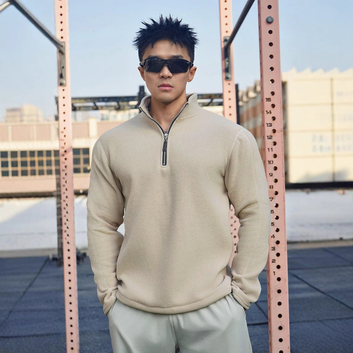 Herren Fleece-Pullover mit modernem Stehkragen und attraktiven Reißverschlussdetails Echoarchiv