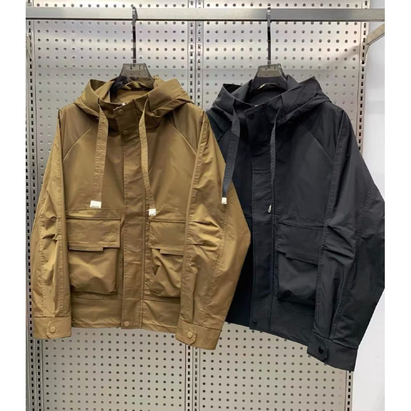 Herren Leichte Utility-Jacke mit Kapuze, mehreren Pattentaschen und verdecktem Reißverschluss Echoarchiv