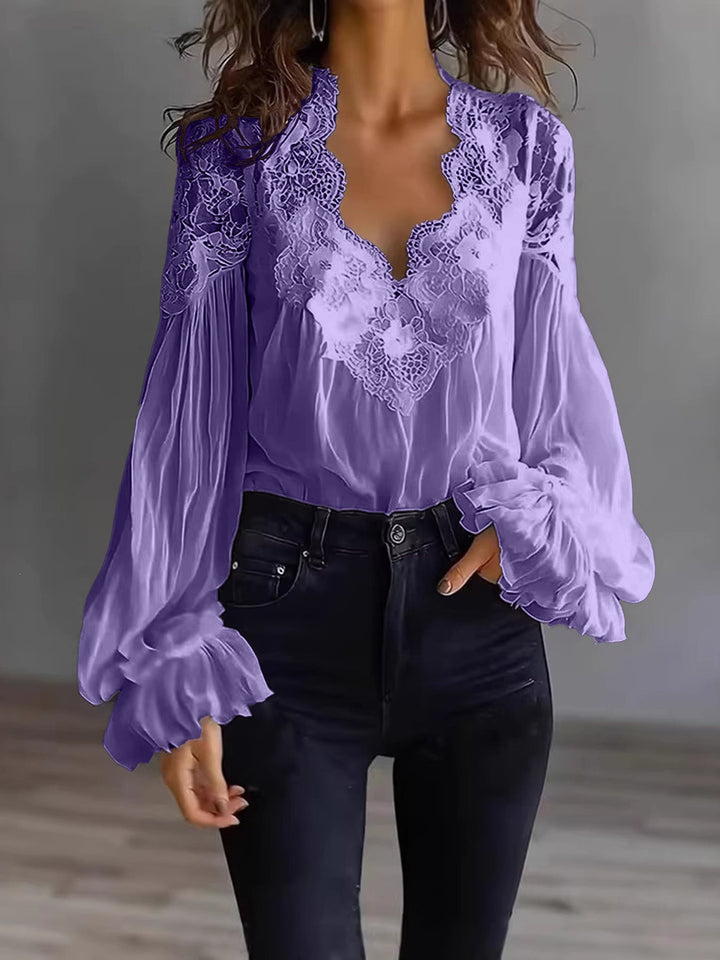 Damen Chiffon-Bluse mit Spitzen-V-Ausschnitt und weiten Plissee-Ärmeln Echo Archiv