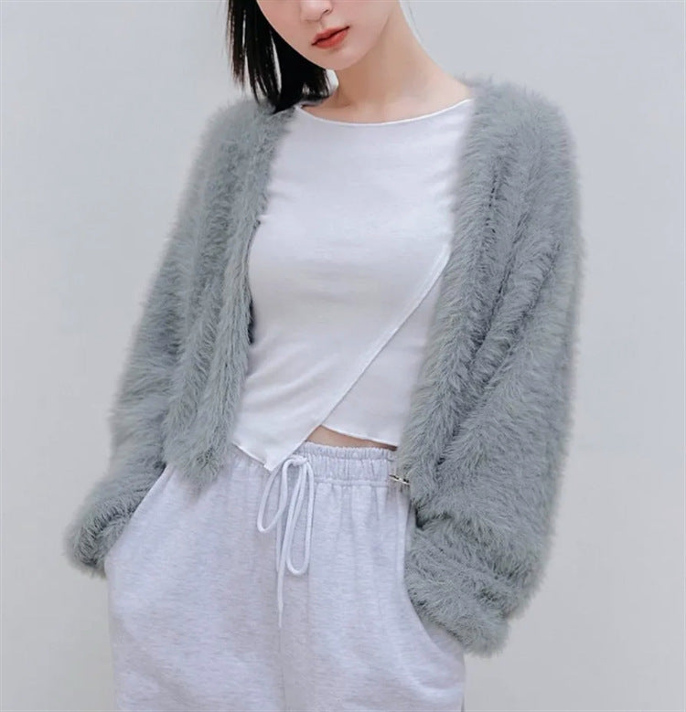 Damen Kurze flauschige Kunstfell-Cardigan mit offenem Schnitt und Raglanärmeln – Veloura