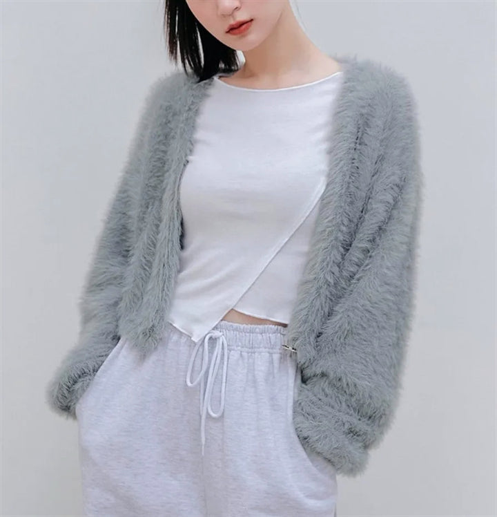 Damen Kurze flauschige Kunstfell-Cardigan mit offenem Schnitt und Raglanärmeln – Veloura