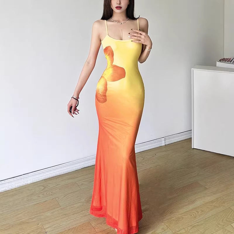 Damen figurbetontes Abendkleid mit Spaghettiträgern und Farbverlauf Echo Archiv