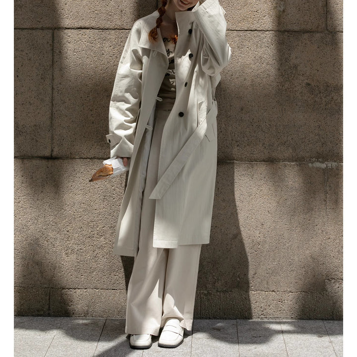 Damen Leichter Oversize-Trenchcoat mit hohem Stehkragen, verstellbaren Manschetten & Bindegürtel Echo Archiv