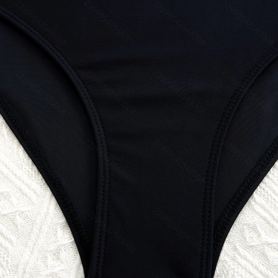 Damen Tankini-Set mit floralem Oberteil und klassischer Bikini-Hose Echo Archiv