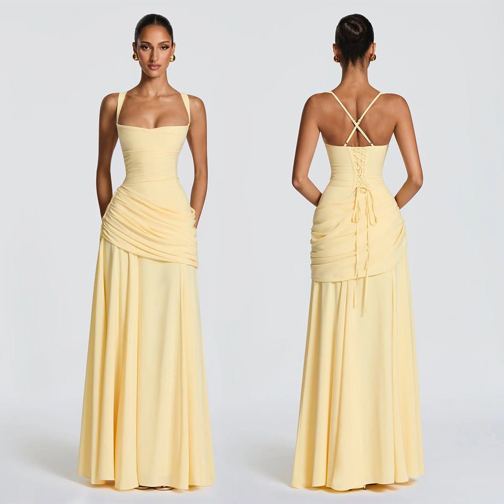 Damen Elegantes, schulterfreies Abendkleid mit raffinierten Drapierungen und fließendem Schnitt Echoarchiv