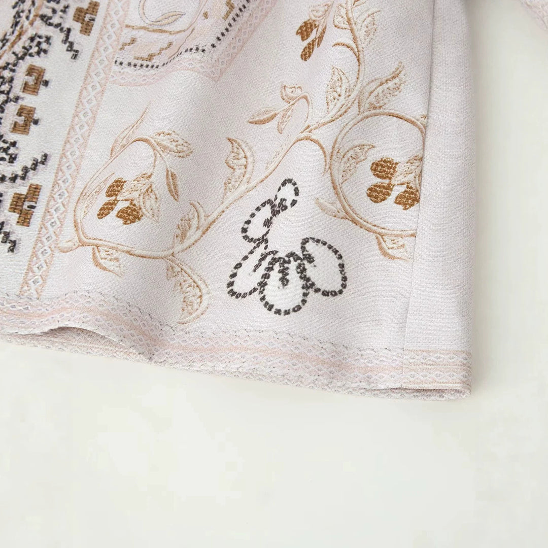 Damen ornamentale Stickjacke im Boxy-Schnitt mit Stehkragen und Zierbordüre – Célinea