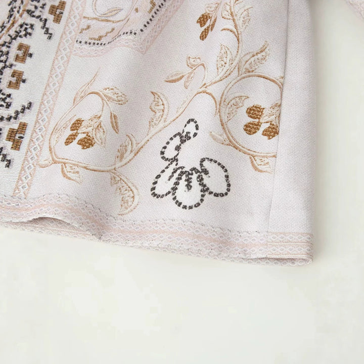Damen ornamentale Stickjacke im Boxy-Schnitt mit Stehkragen und Zierbordüre – Célinea