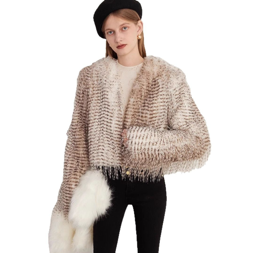Damen Kurzer Plüsch‑Bolero mit gestreifter Federnoptik und kastiger Silhouette Echo Archiv