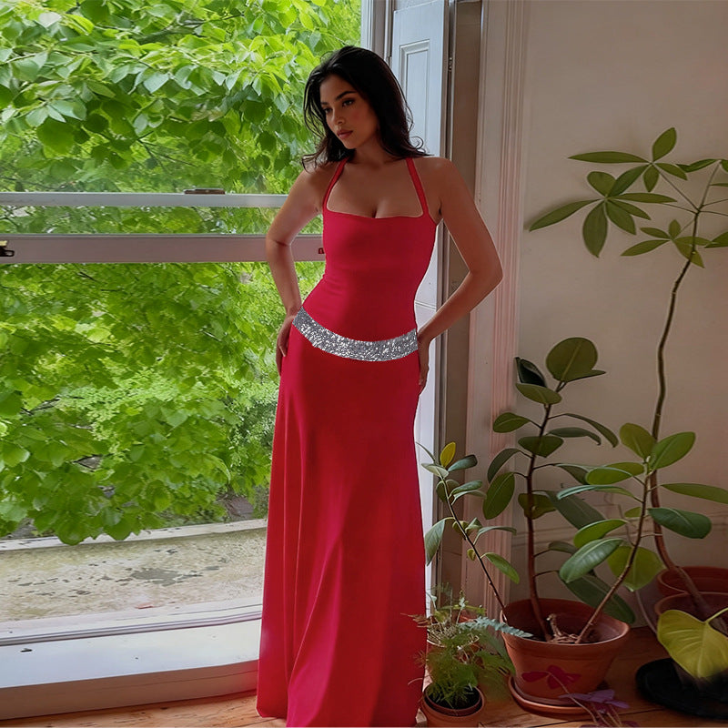 Damen Elegantes Maxikleid mit schickem Halterneck und Glitzerakzenten Echo Archiv