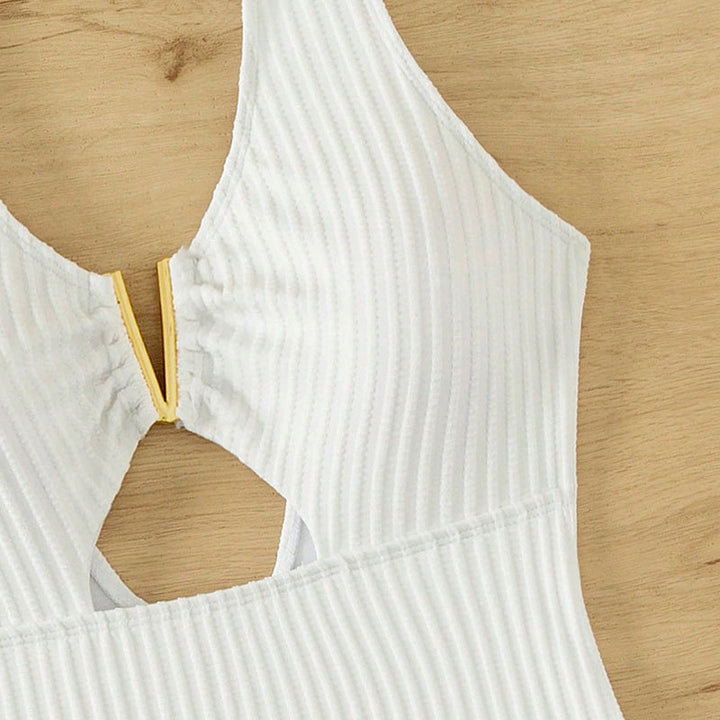 Damen Einteiler Badeanzug mit modernem Cut-Out-Design und strukturiertem Stoff Echo Archiv