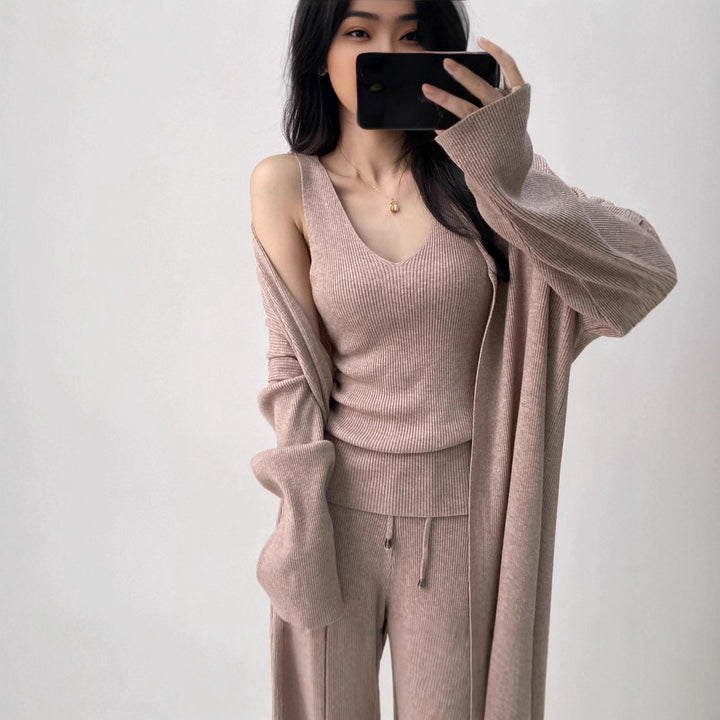 Damen Feinstrick-Loungewear-Set mit Longcardigan, Ripp-Top und weitem Strickhose Echoarchiv