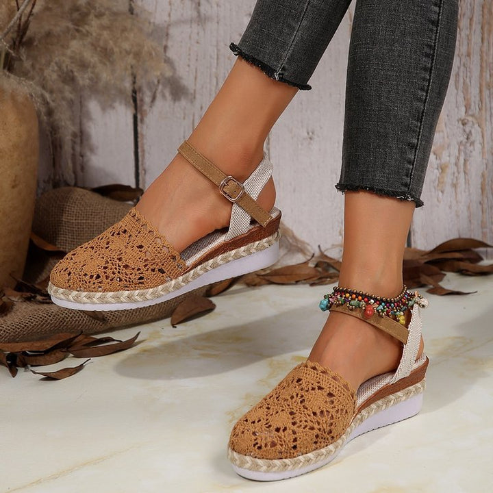 Damen  bestickte Espadrille-Pantoletten mit verstellbarem Knöchelriemen, floraler Häkel-Optik und geflochtenem Jute-Plateau Echo Archiv