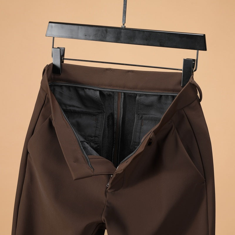 Herren eleganter Business-Hose mit zeitgemäßem Schnitt und komfortablem Bund Echoarchiv