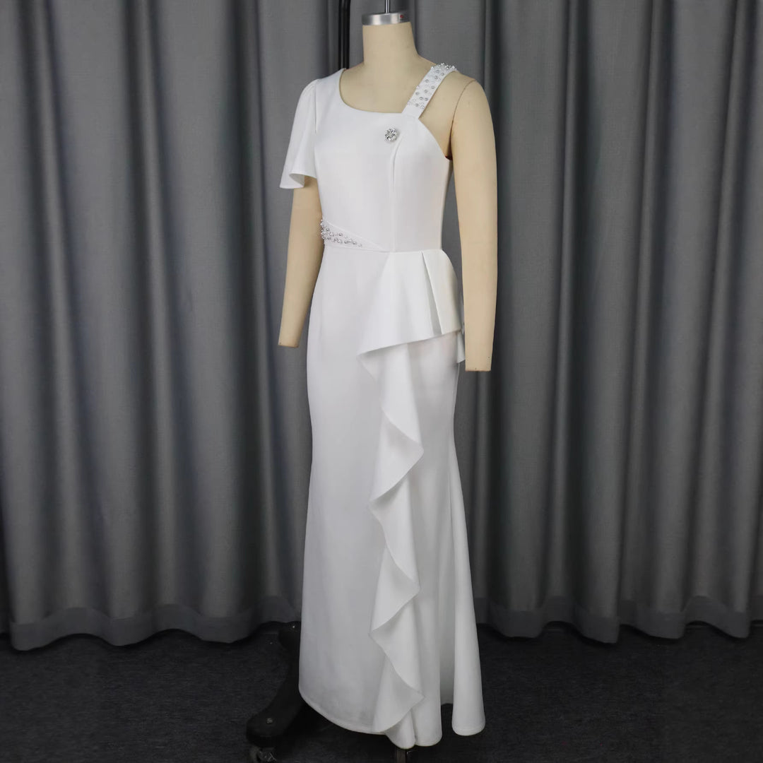 Damen Elegantes Abendkleid mit asymmetrischem Schnitt und Rüschen Echo Archiv