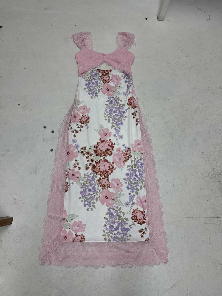 Damen elegantes Nachthemd mit floralen Einsätzen und zarten Spitzenakzenten Echo Archiv