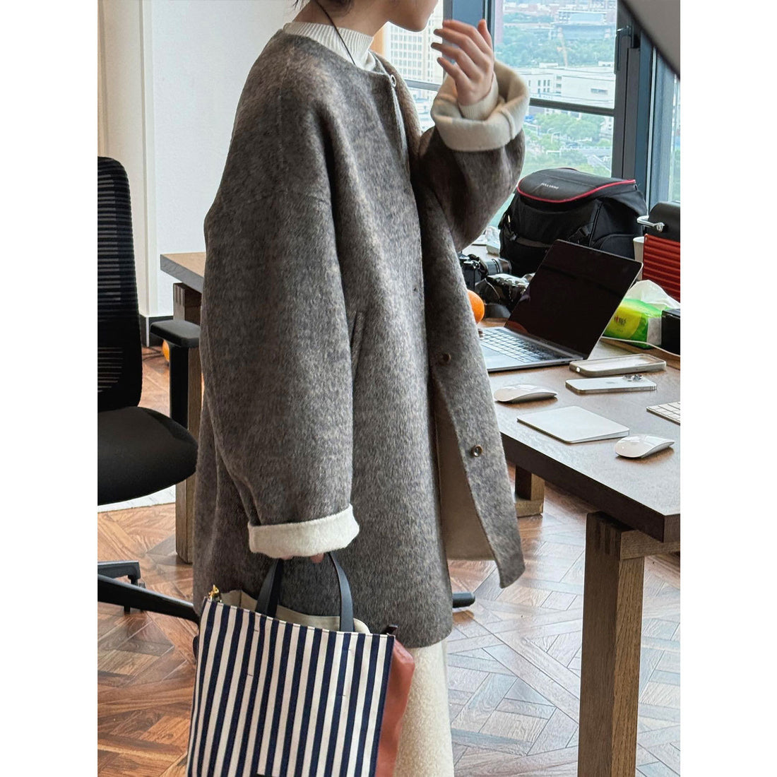 Damen Oversized Wollmix-Mantel mit Knopfleiste und umschlagbaren Teddy-Bündchen Echoarchiv