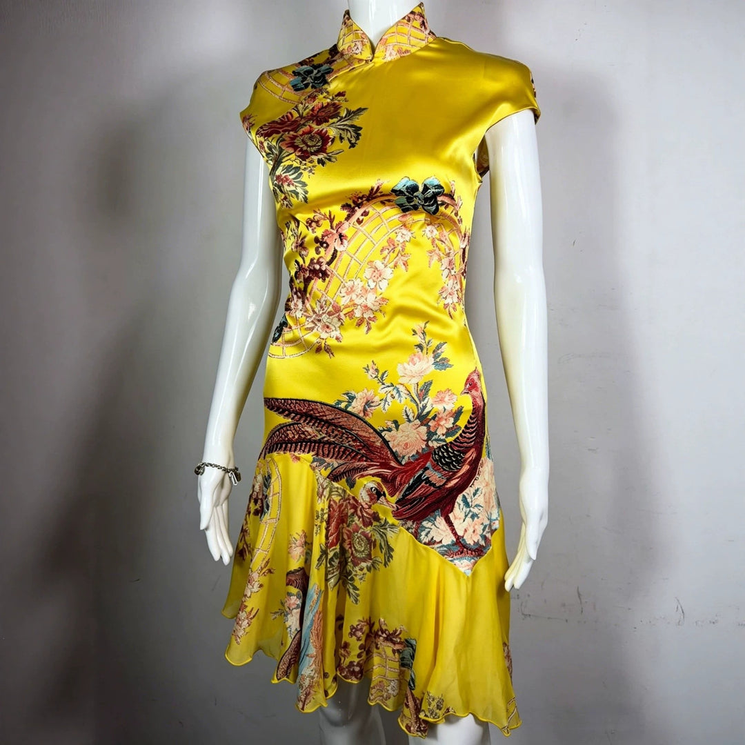 Damen Chiffonkleid mit floralen Bestickungen und asymmetrischem Saum Echo Archiv