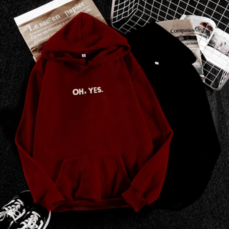 Damen Kapuzenpullover mit weichem Innenfutter, Kängurutasche und dezentem Frontprint – Auréline