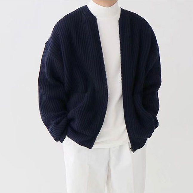 Herren Grobstrick-Jacke mit voluminösen Ärmeln und steigendem Kragen Echoarchiv