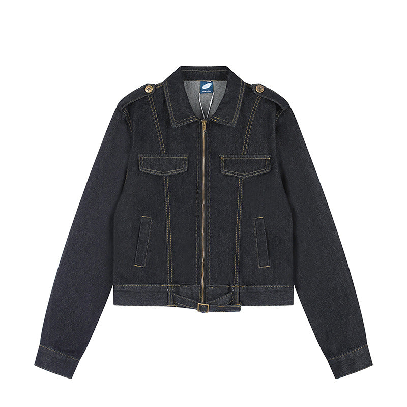 Damen Kurz geschnittene Jeansjacke mit Schulterklappen, Reißverschluss und Taillengürtel Echoarchiv