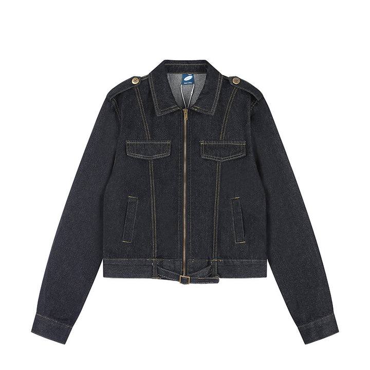 Damen Kurz geschnittene Jeansjacke mit Schulterklappen, Reißverschluss und Taillengürtel Echoarchiv