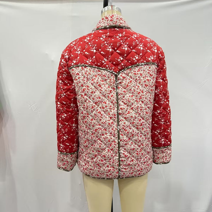 Damen nan gesteppte Patchprint Übergangsjacke mit Schalkragen, dekorativer Paspel und aufgesetzten Taschen Echo Archiv