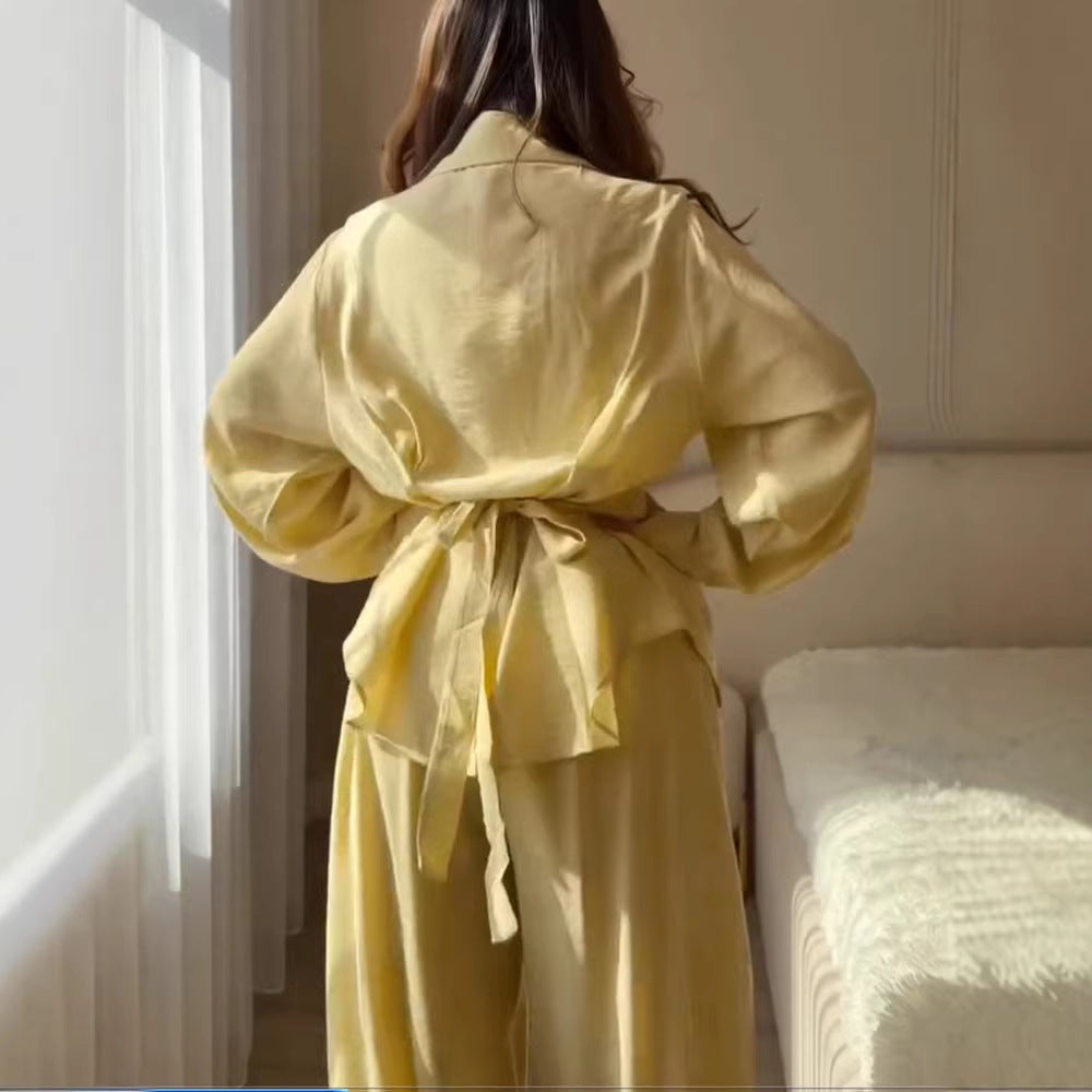 Damen Elegantes zweiteiliges Satin-Loungewear-Set mit taillierter Bluse und weitem Hosenbein Echoarchiv