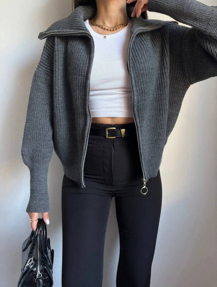 Damen Oversize Strickjacke mit Reißverschluss und hohem Kragen Echoarchiv