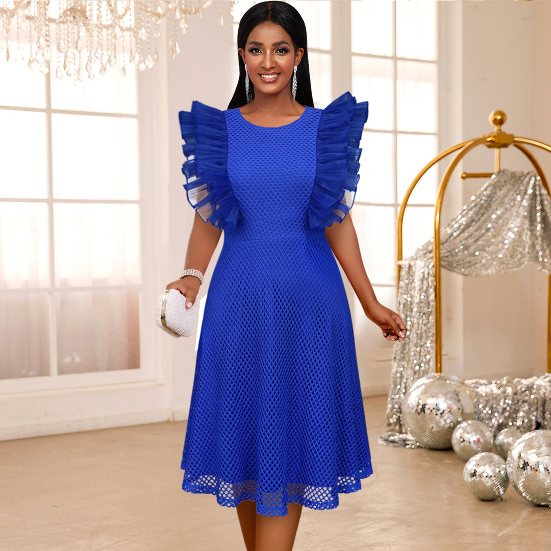Damen Trendiges Kleid mit Rüschenschulter Echo Archiv