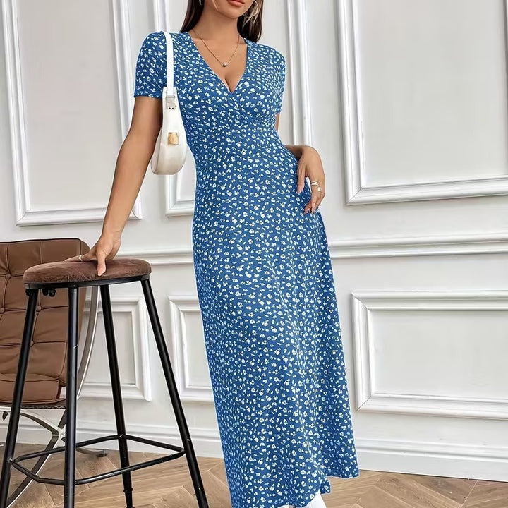 Damen Maxikleid mit vorteilhaftem V-Ausschnitt und floralem Muster Echo Archiv