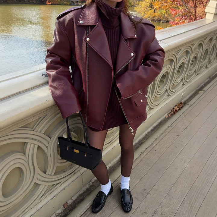 Damen Oversize Bikerjacke aus Struktur-Kunstleder mit asymmetrischem Reißverschluss Echoarchiv