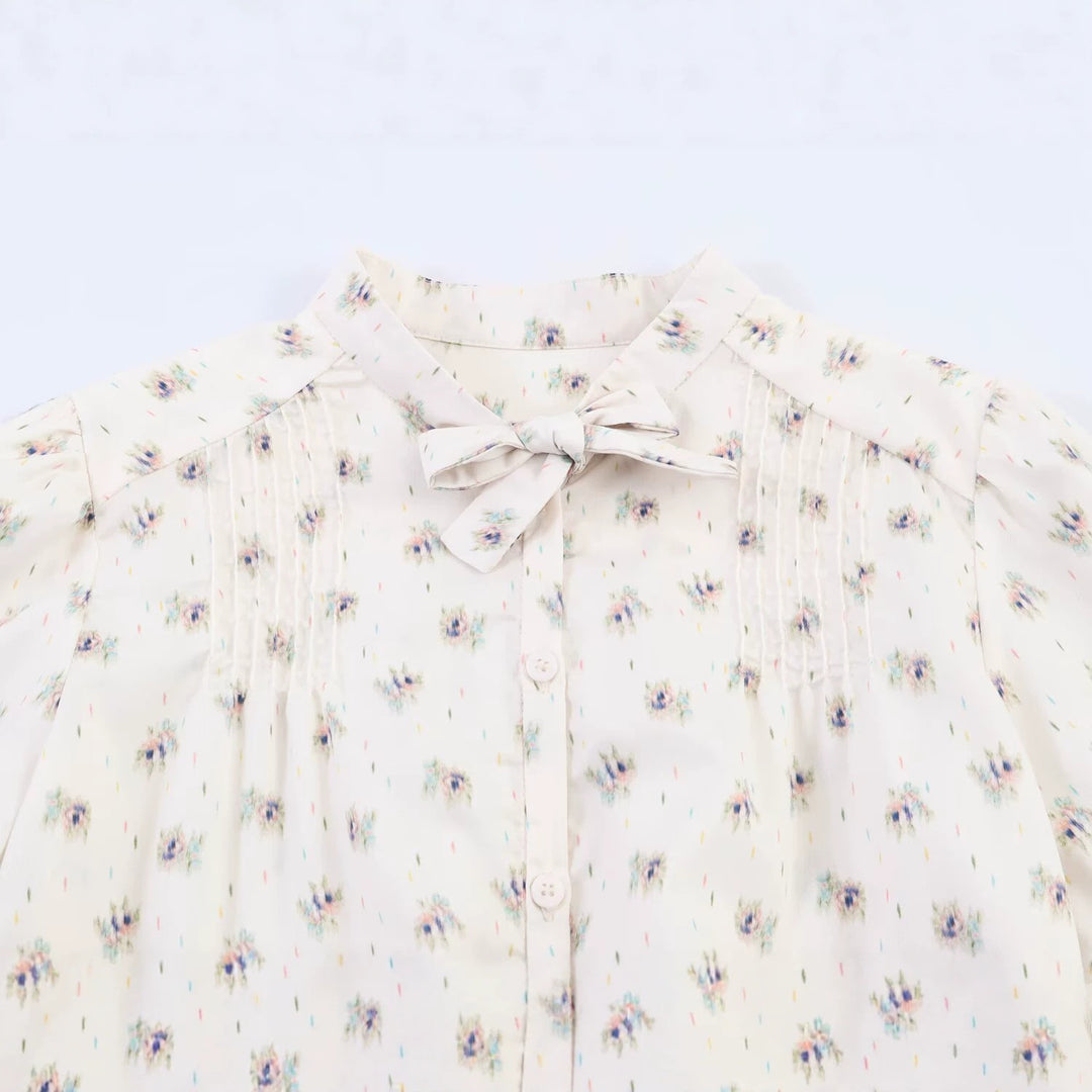 Damen Chiffon-Bluse mit Schleifenkragen, Brustpintucks und Schößchen Echo Archiv