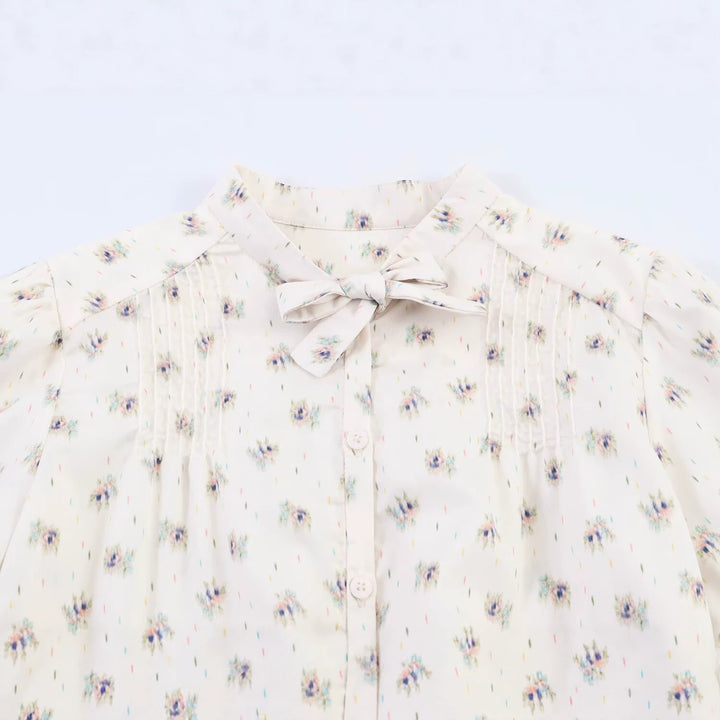 Damen Chiffon-Bluse mit Schleifenkragen, Brustpintucks und Schößchen Echo Archiv