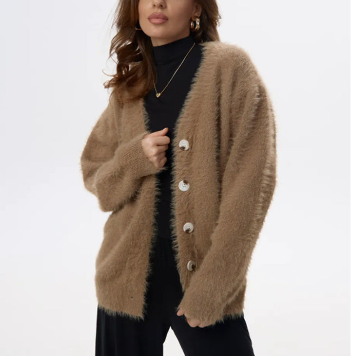 Damen Flauschiger Mohair‑Optik Knopfcardigan mit überschnittener Schulter und Perlmuttknöpfen – Veloura