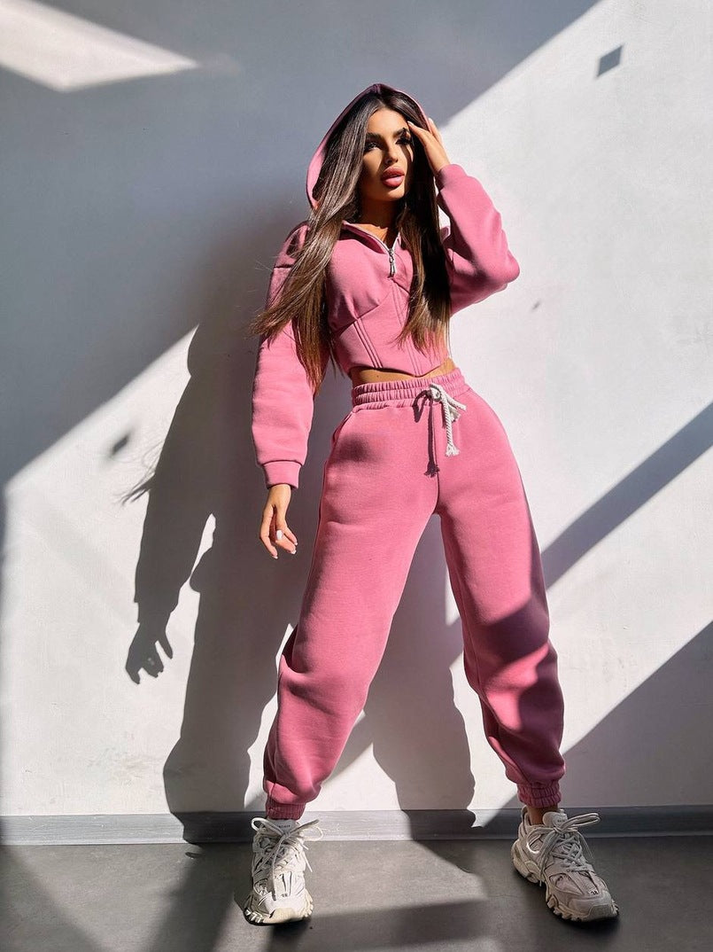Damen Crop-Kapuzenjacke mit Korsagennaht und High-Waist Jogginghose – Élanora