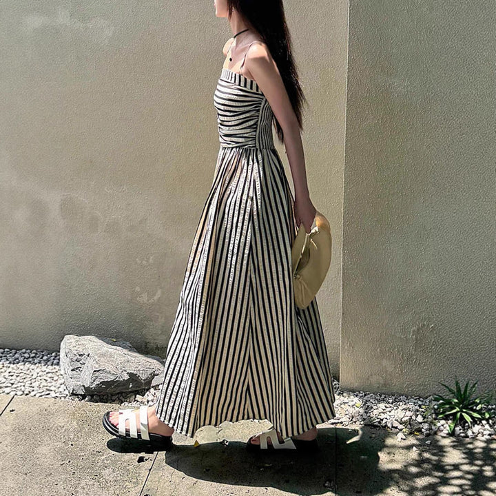 Damen Maxikleid mit schmalen Trägern und raffinierten Falten Echo Archiv