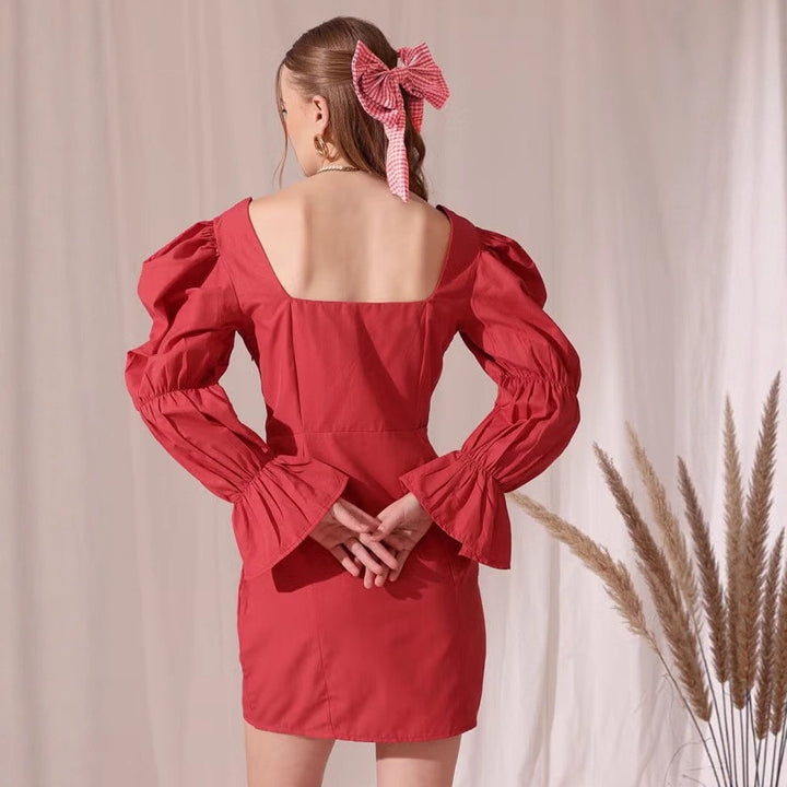 Damen Puffärmeliges Mini-Kleid mit eckigem Ausschnitt, Kordel-Bustier und Glockenärmeln – Élara