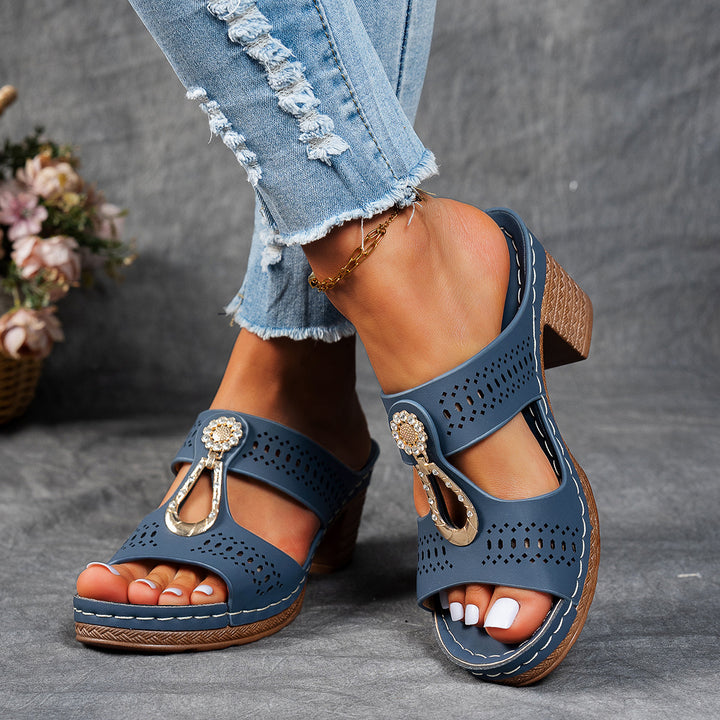 Damen Sandaletten mit Blockabsatz, perforiertem Obermaterial und Schmuckapplikation – Sorelia