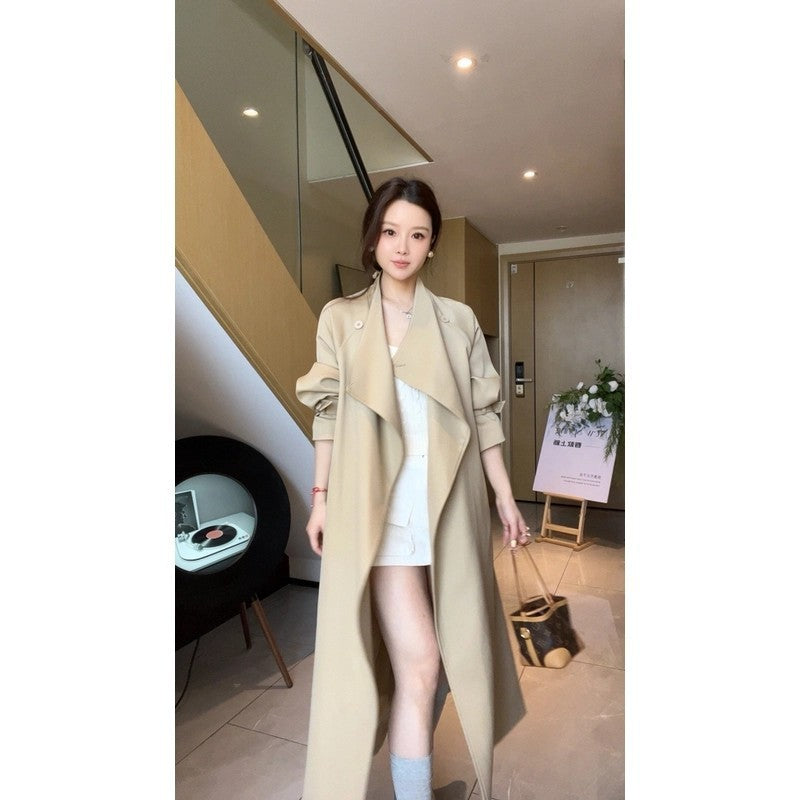 Damen Maxi-Trenchcoat mit Wasserfallkragen und gerafften Ärmeln Echoarchiv