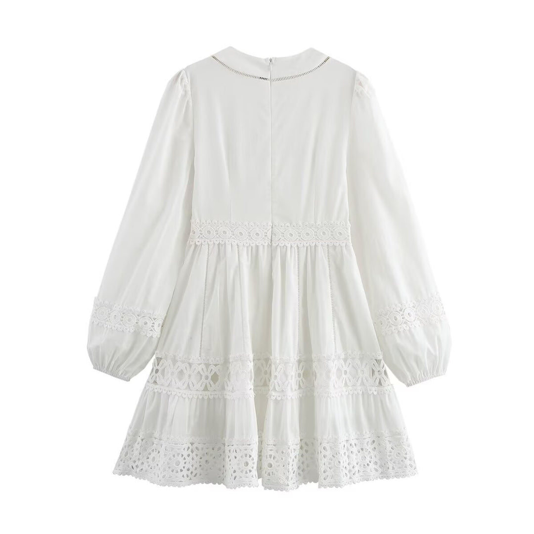 Damen Kurzes Boho-Kleid mit V‑Ausschnitt, Volantstufen und Häkelspitzen Echo Archiv