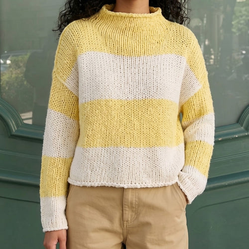 Damen Grobgestrickter Cropped-Pullover mit Stehkragen und überschnittenen Ärmeln Echoarchiv