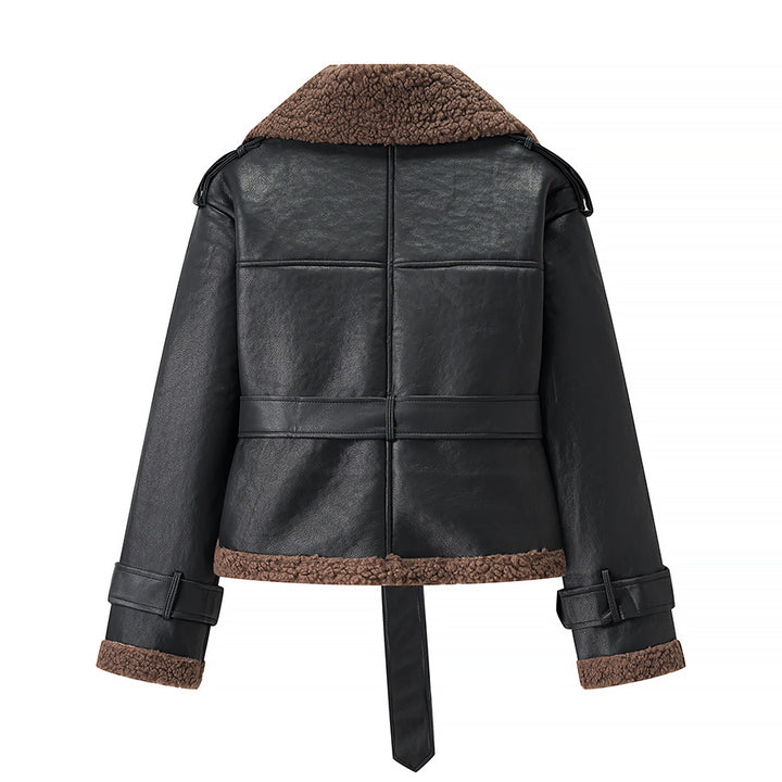 Damen Kurze Fliegerjacke aus Kunstleder mit Teddyfell-Kragen und Taillengürtel Echo Archiv