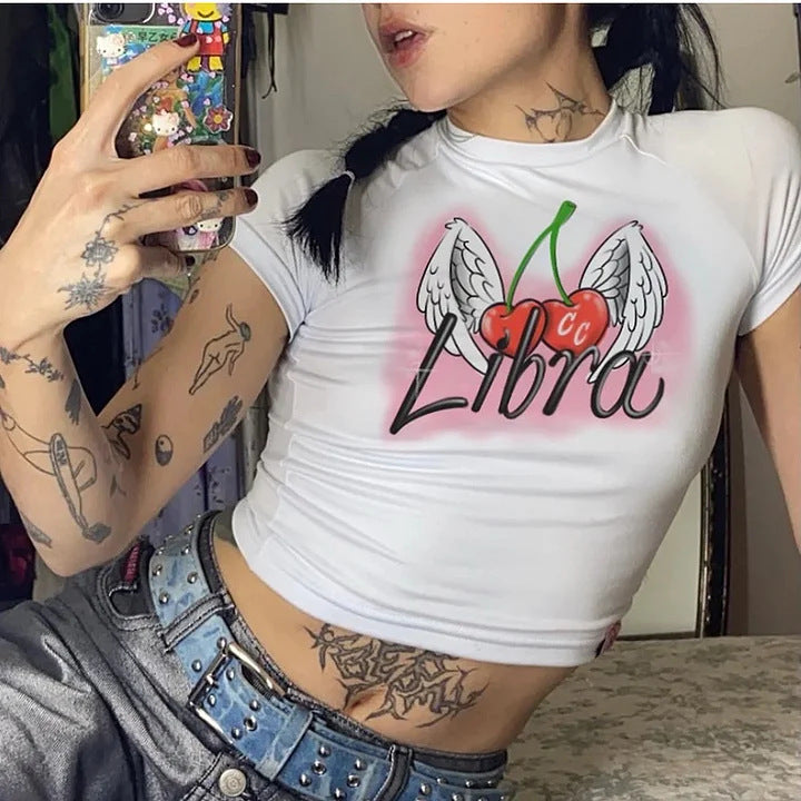 Damen figurbetontes Kurzarm-T-Shirt mit verspieltem Aufdruck Echo Archiv