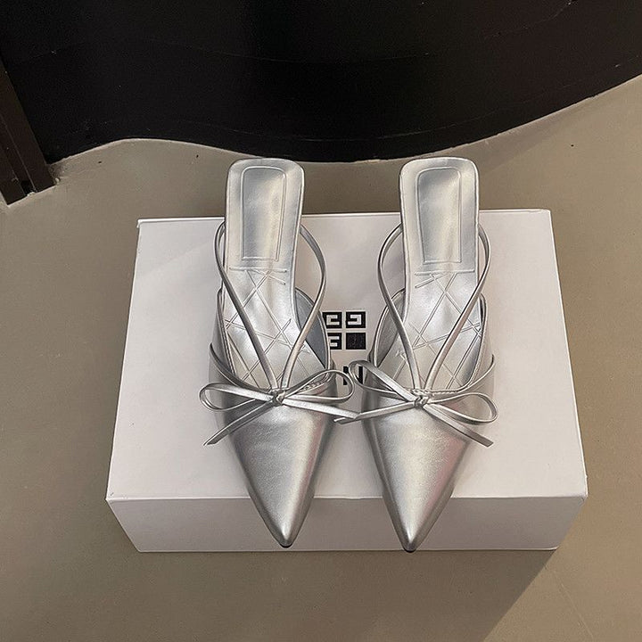 Damen Spitz zulaufende Mules mit feinen Slingback‑Riemchen und Zierschleife – Lioré