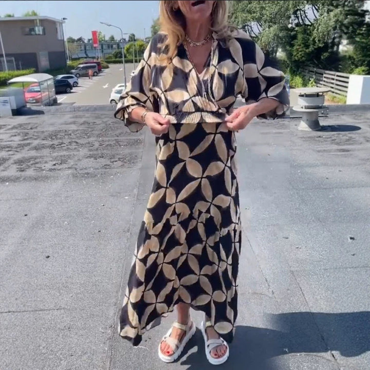 Damen nan Maxikleid mit geometrischem Alloverprint, smockierter Taille und Volantstufen Echo Archiv