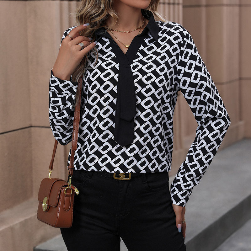 Damen Gemusterte Chiffon-Bluse mit Krawatten-Detail und geometrischem Print Echoarchiv